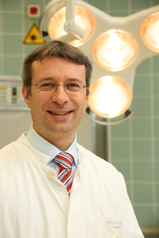 CA Dr. med. Volker Benseler<br /><br />Facharzt für allgemeine und spezielle Viszeralchirurgie - Tel. (09441) 702-4101