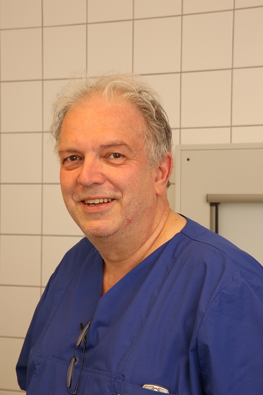 Stellv. ärztlicher Direktor CA Prof. Dr. med. Carl-Michael Reng<br /><br />Facharzt für Innere Medizin, Gastroenterologie.<br /><br />Notfallmedizin, Internistische Intensivmedizin - Tel. (09441) 702-4301