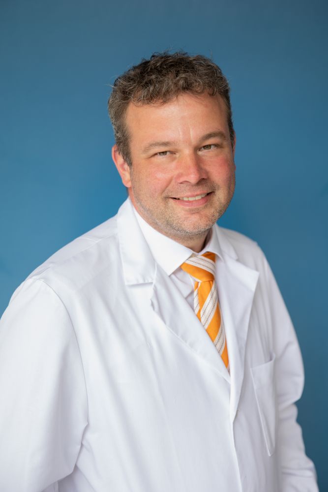 Dr. med. Bernd Schmidt - Chefarzt<br />Unfallchirurgie, Orthopädie und Handchirurgie<br />Tel. 09441 702-4101